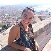 Insegno inglese e italiano.Il mio insegnamento è rivolto a stranieri i che vogliono imparare la lingua italiana e a italiani che hanno bisogno di supporto con l'inglese